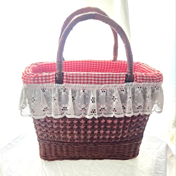 Adorable Vintage Basket Handbag - Picture 3 of 10